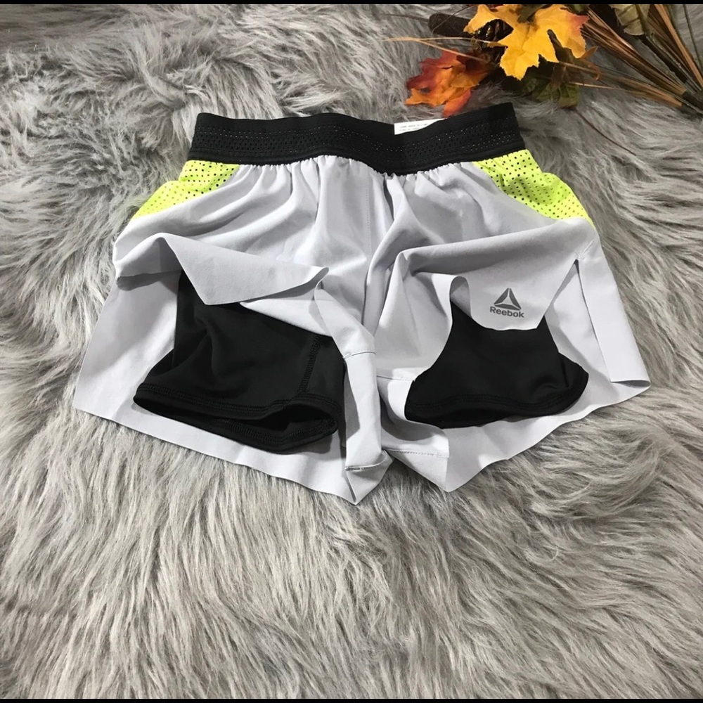Reebok 2 in 1 shorts - Picture 2 of 3